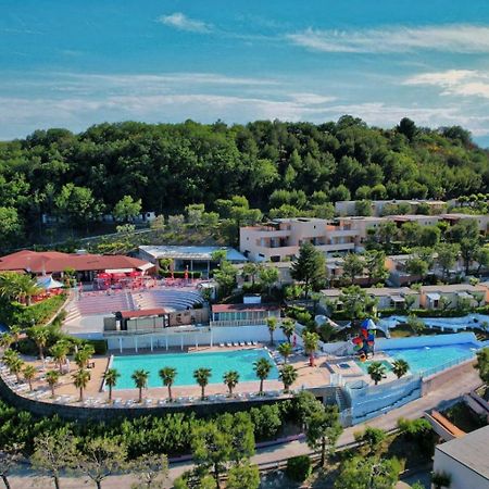 Centro Vacanze Mirage Torre di Palme Esterno foto